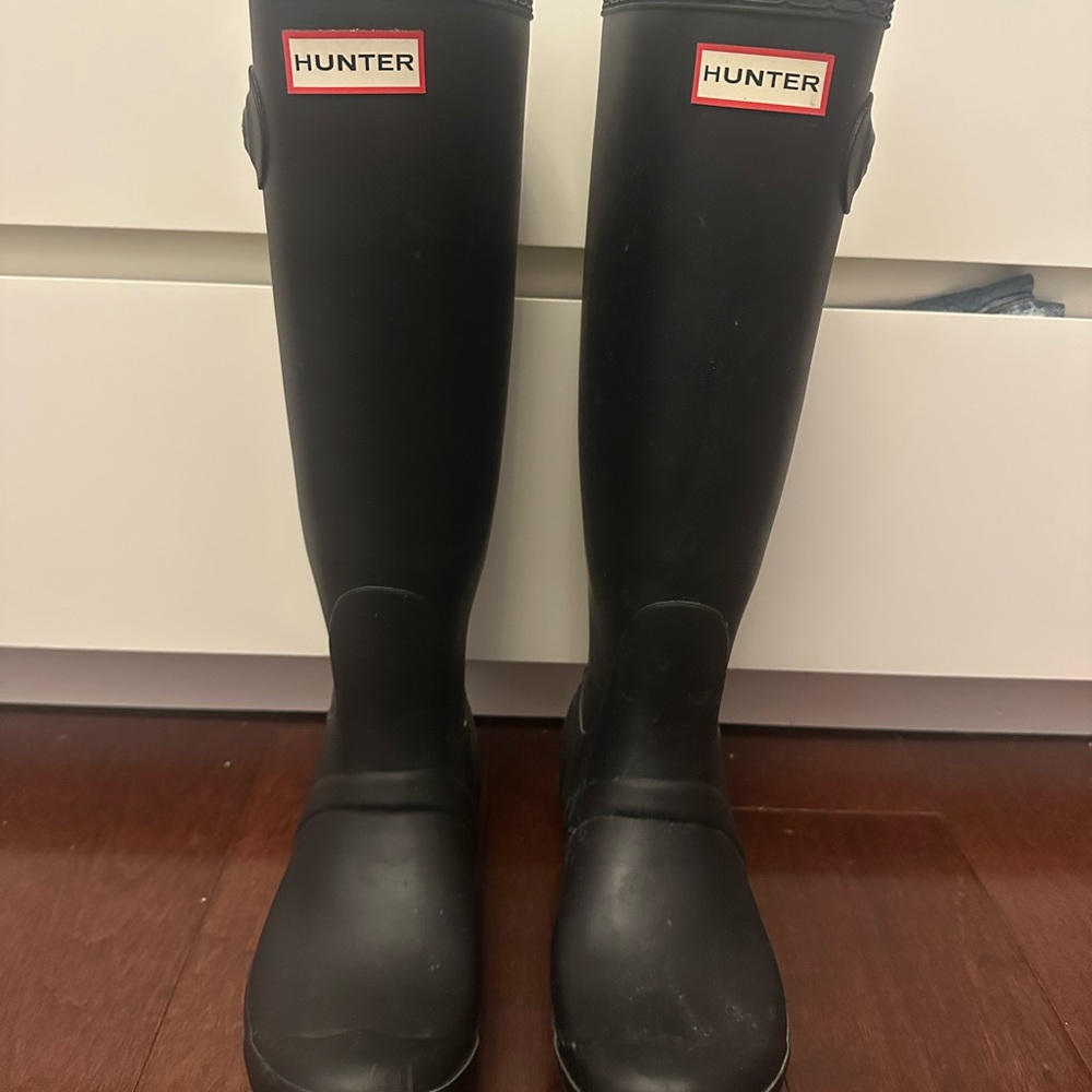 Hunter Classic Matte Black Footwear/Rainboots - Picture 2 of 4